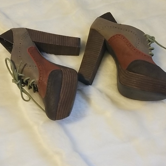 Very Versatile platform shoes - Picture 5 of 7